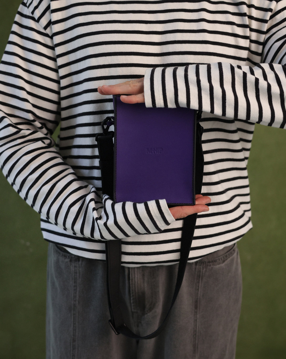 M.hip Versatility Bag XS vertical - Violet, leather bag product photo 10