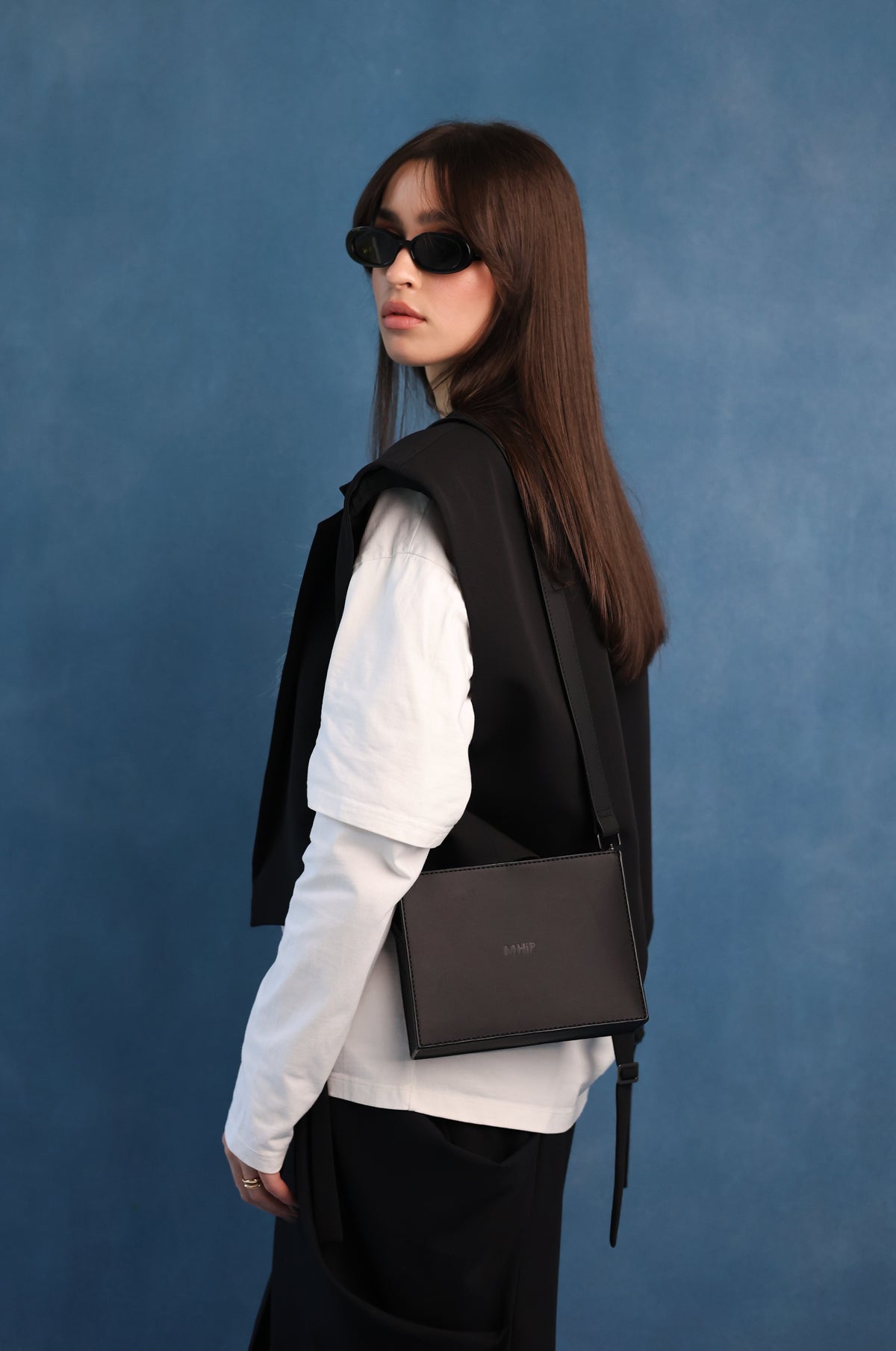 M.hip Versatility Bag XS horizontal Total Black, leather bag product photo 3
