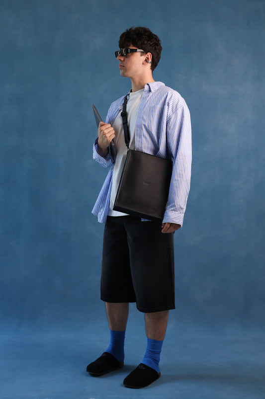 M.hip Versatility Bag M Total Black, leather bag product photo 2