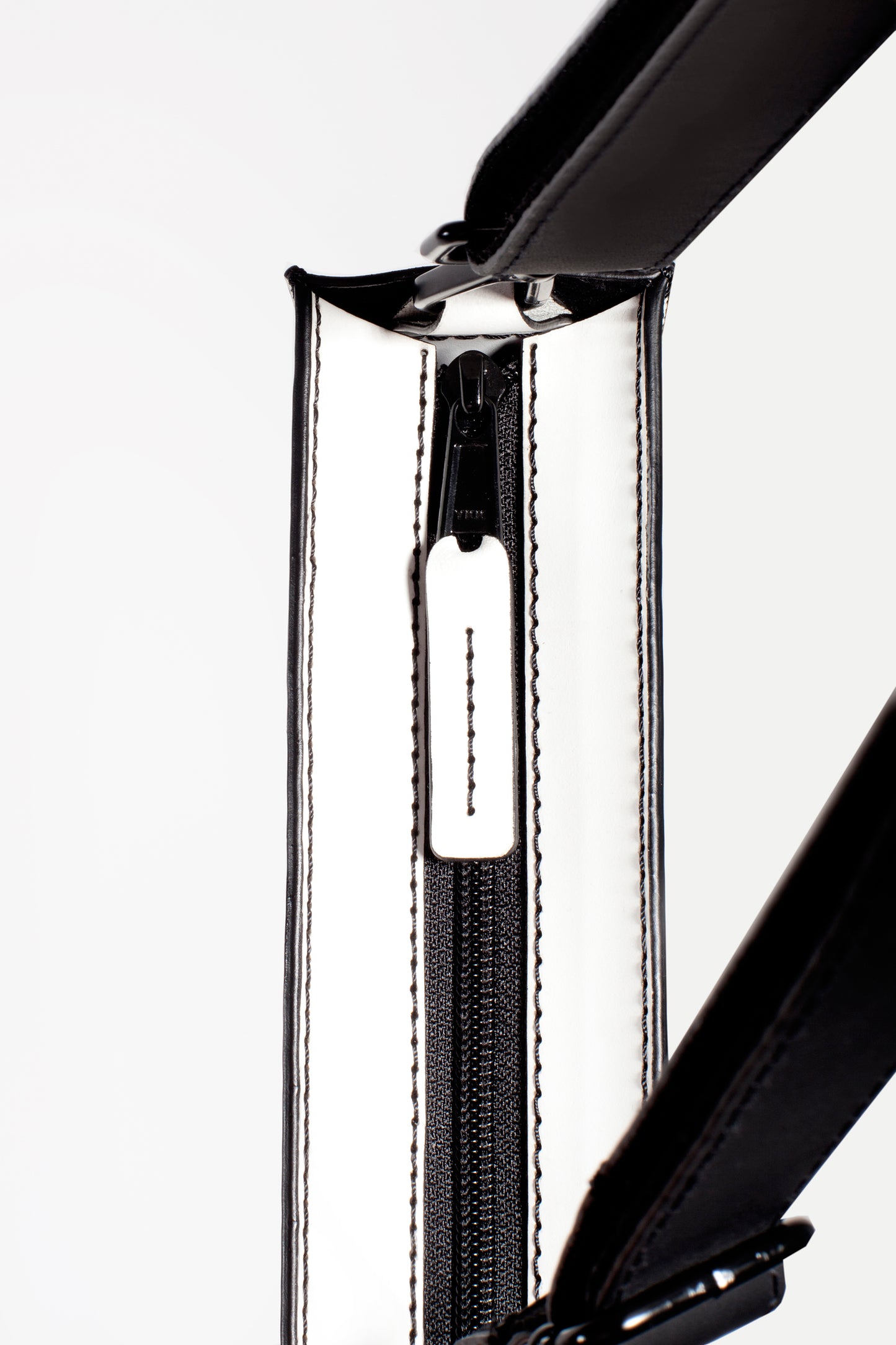 Versatility Bag XS horizontal White & Black